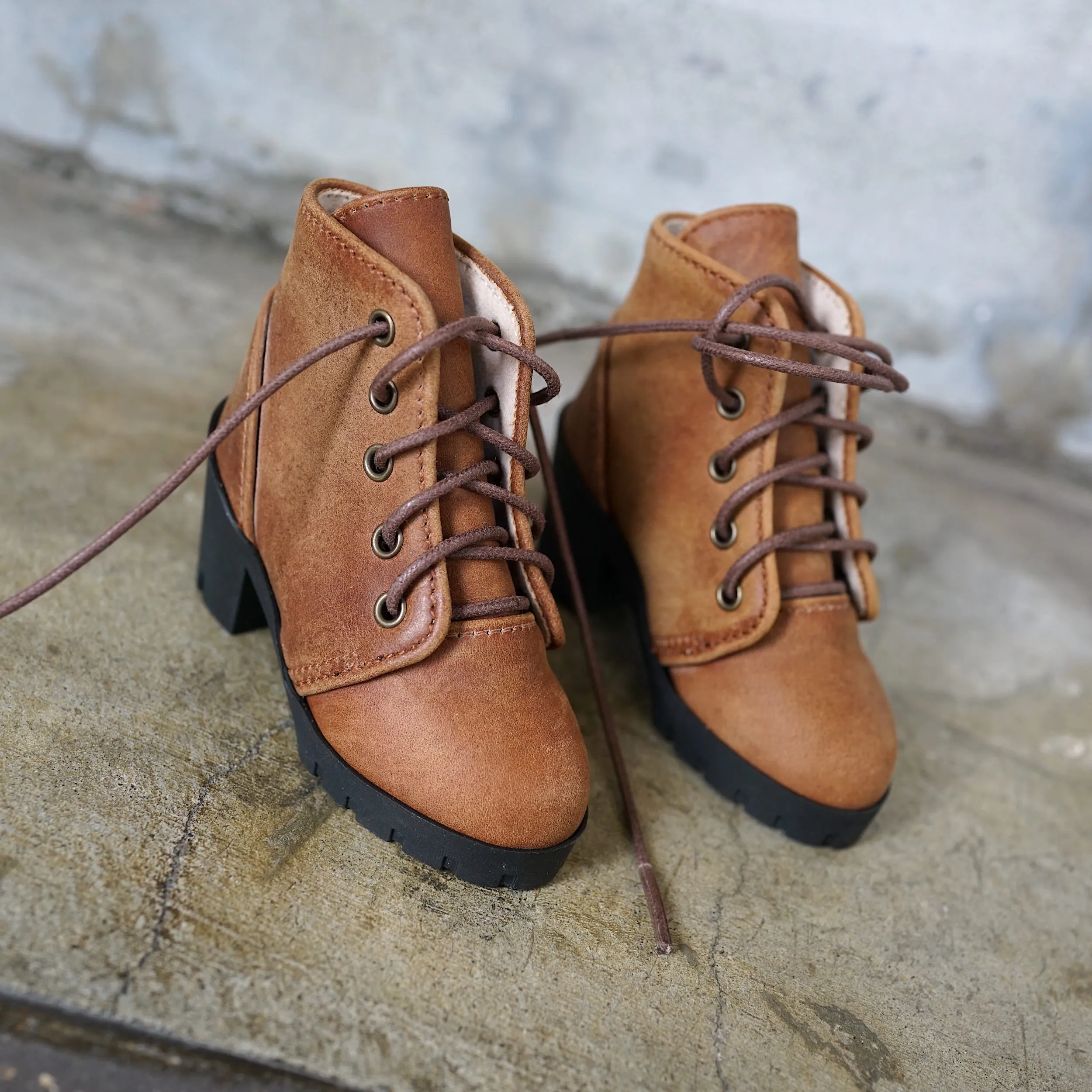 Lace Boots (Brown)