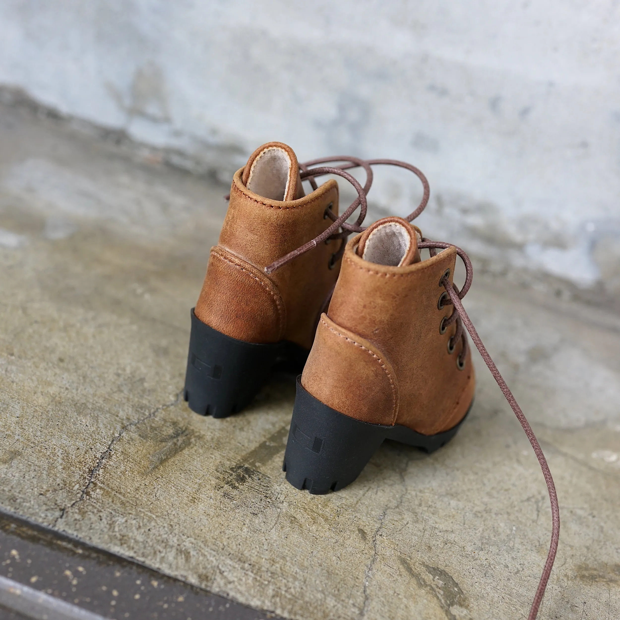 Lace Boots (Brown)